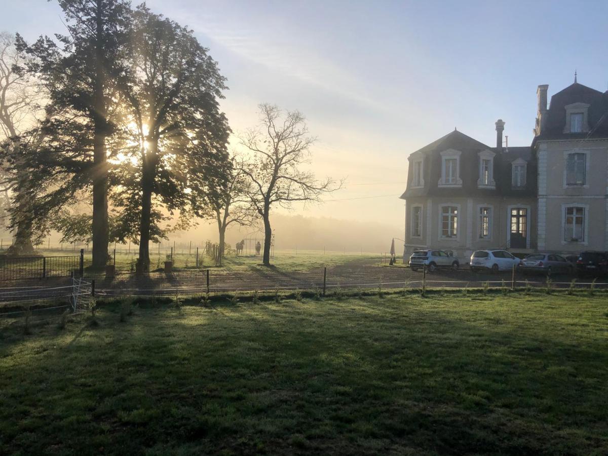 Chambre Romantique Dans Le Chateau De La Bouchatte Chazemais Exteriér fotografie