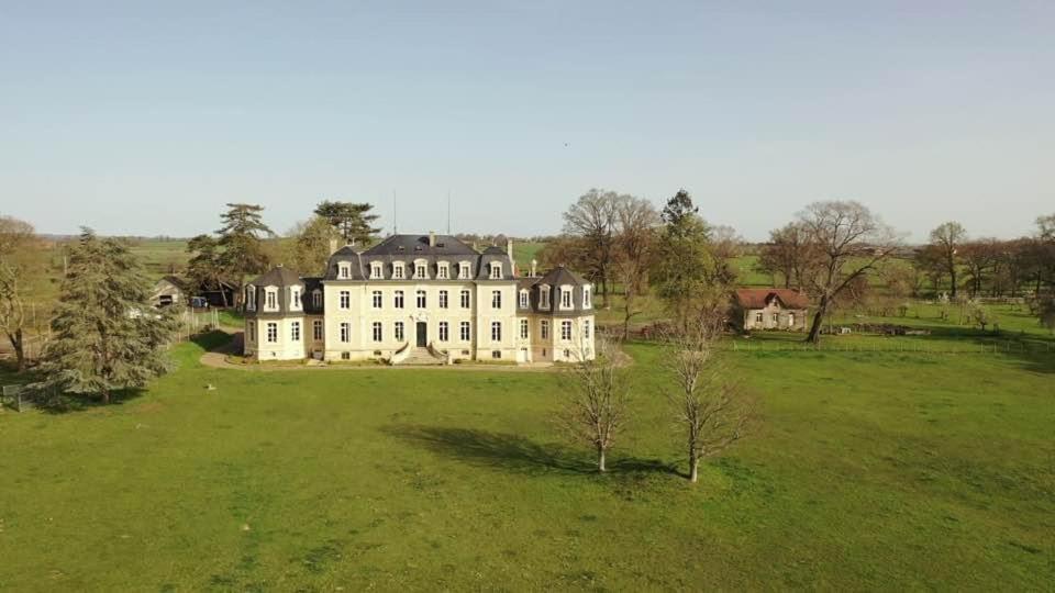 Chambre Romantique Dans Le Chateau De La Bouchatte Chazemais Exteriér fotografie