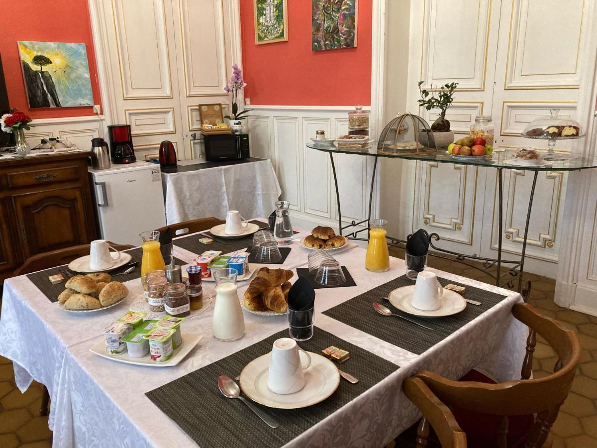 Chambre Romantique Dans Le Chateau De La Bouchatte Chazemais Exteriér fotografie